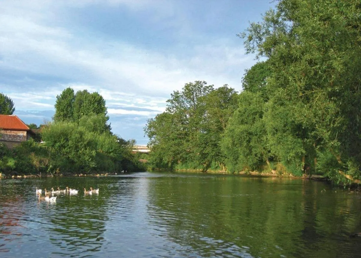 Отель Weir Country Park Holtby 0*,
