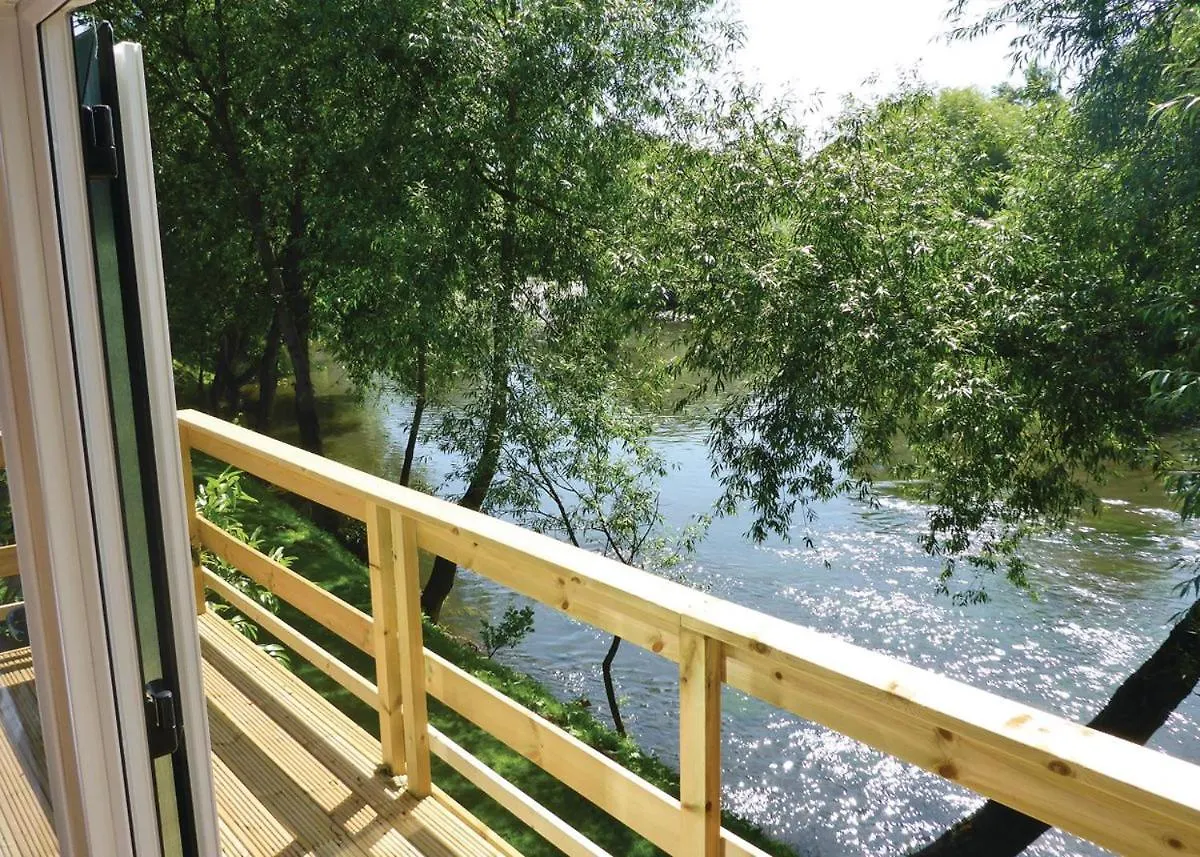 Отель Weir Country Park Holtby Великобритания